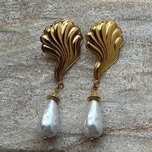 Load image into Gallery viewer, ericha pearl drop earring