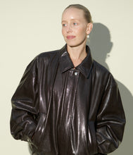 Load image into Gallery viewer, HANNAH pearl earring