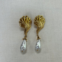 Load image into Gallery viewer, ericha pearl drop earring