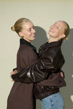 Load image into Gallery viewer, DAHLIA pearl earring