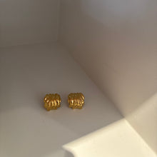 Load image into Gallery viewer, mary earring