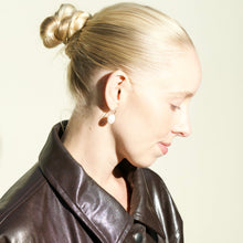 Load image into Gallery viewer, hannah pearl earring

