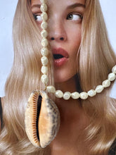 Load image into Gallery viewer, molly shell necklace
