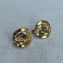 Load image into Gallery viewer, mary vintage earring

