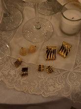 Load image into Gallery viewer, sara earring
