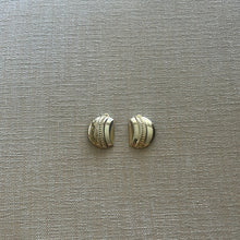Load image into Gallery viewer, Beverly Hills vintage earring
