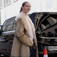 Load image into Gallery viewer, HANNAH pearl earring
