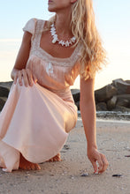 Load image into Gallery viewer, the shore necklace
