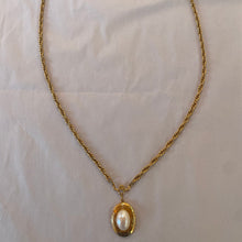 Load image into Gallery viewer, pearl vintage locket necklace
