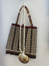 Load image into Gallery viewer, alexis shell necklace

