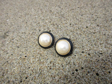 Load image into Gallery viewer, Maggie vintage pearl earring
