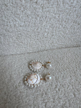 Load image into Gallery viewer, avalon earring
