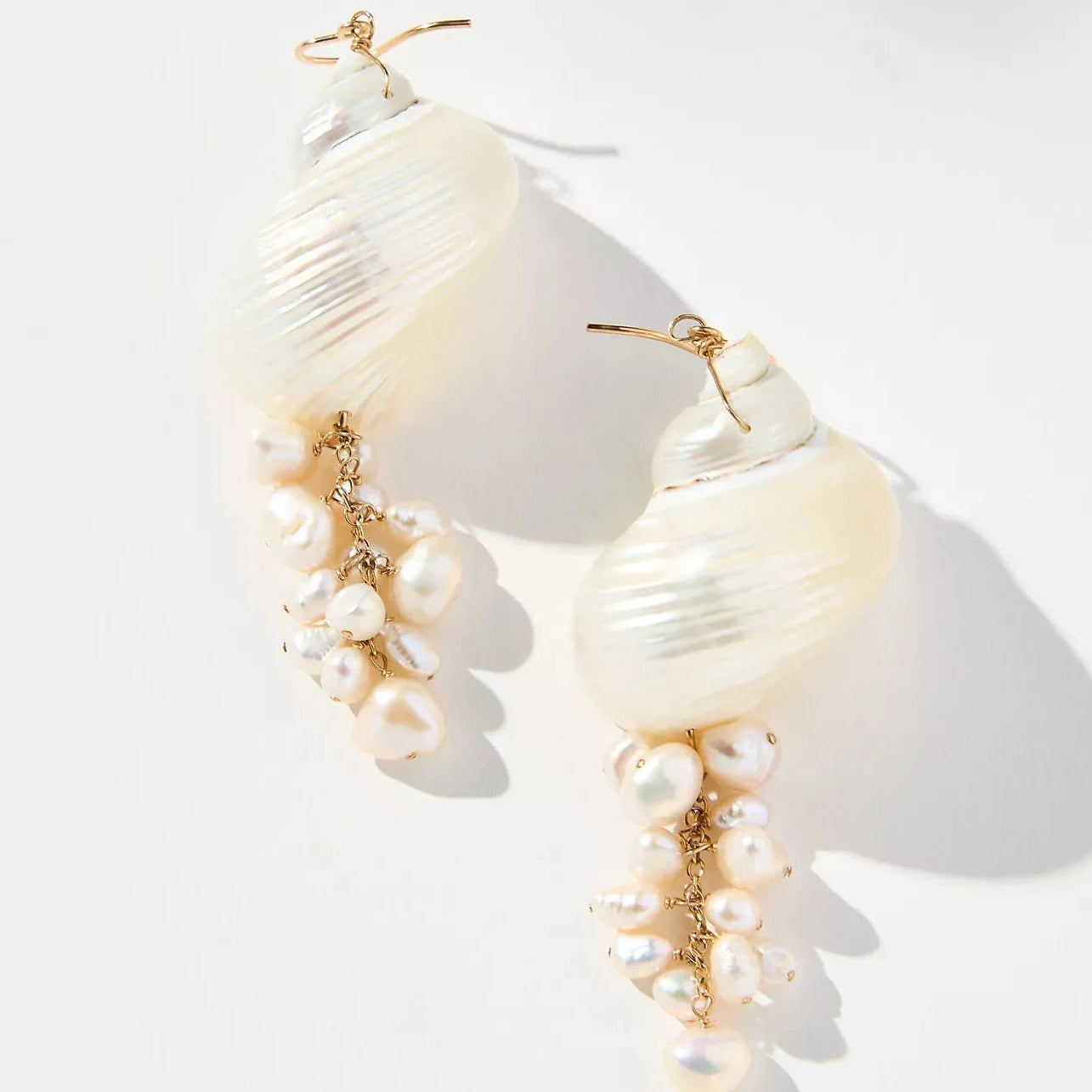◇Monday Edition◇ [usual ME] half seashell earrings SanibelShellHoop_CharmEarring_