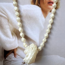 Load image into Gallery viewer, brit pearl necklace
