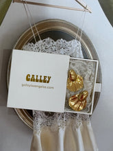 Load image into Gallery viewer, olivia earring
