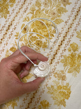 Load image into Gallery viewer, alana shell necklace
