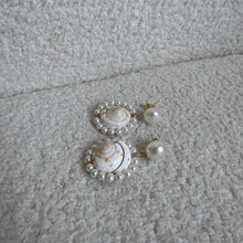 Load image into Gallery viewer, avalon earring
