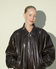 Load image into Gallery viewer, hannah pearl earring
