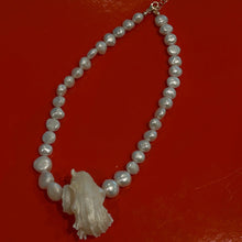 Load image into Gallery viewer, Bahamas shell necklace
