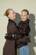 Load image into Gallery viewer, dahlia pearl earring
