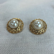 Load image into Gallery viewer, pearl vintage earring
