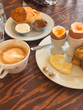 Load image into Gallery viewer, caroline earring
