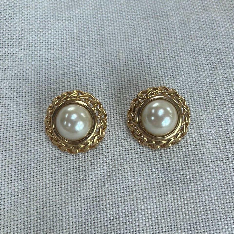 pearl vintage earring