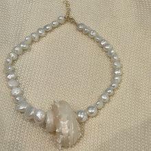 Load image into Gallery viewer, Bahamas shell necklace
