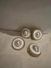 Load image into Gallery viewer, Sara earring
