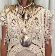 Load image into Gallery viewer, brit pearl necklace
