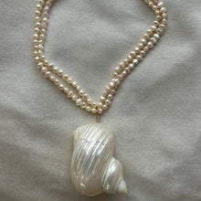 Load image into Gallery viewer, dani shell necklace
