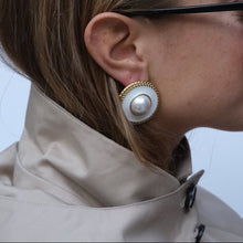 Load image into Gallery viewer, Sara earring
