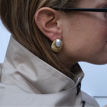 Load image into Gallery viewer, grannychic earring
