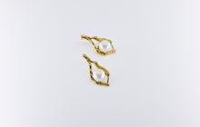 Load image into Gallery viewer, ocean reef earring
