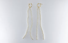 Load image into Gallery viewer, payton pearl earrings
