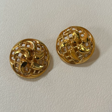 Load image into Gallery viewer, victoria vintage earring
