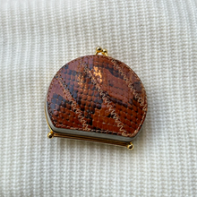 Load image into Gallery viewer, leather vintage coin purse
