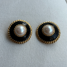 Load image into Gallery viewer, riomaggiore vintage stud earring

